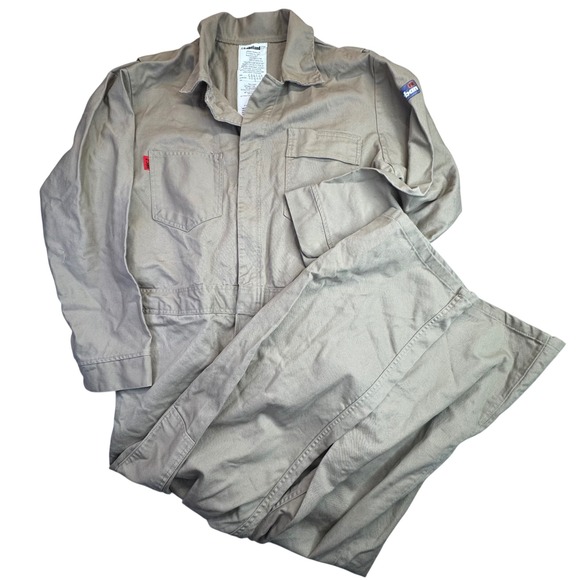 Lakeland FR Fyrban Coveralls Mens Large Tan Flame Resistant NFPACO8120 HRC2